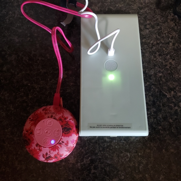 4 Fab Fit Fun Items - shower speaker,  LED planter, UV sanitizer, light diffuser - Picture 7 of 10